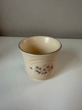 Pfaltzgraff Remembrance Napkin Holder Vintage USA Floral Stoneware 6 7/8”
